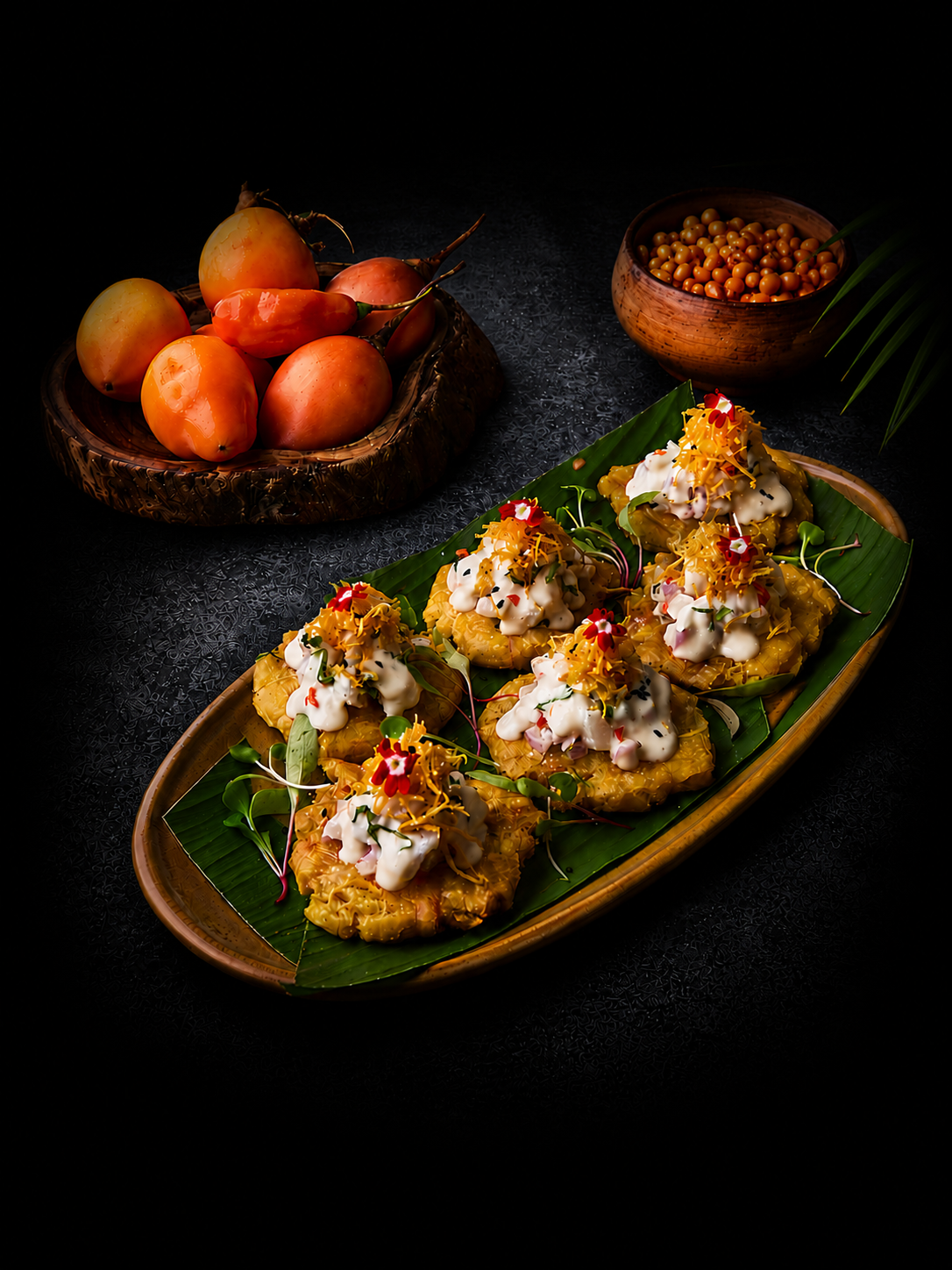 Patacones Acevichados, crujientes con ceviche amazónico